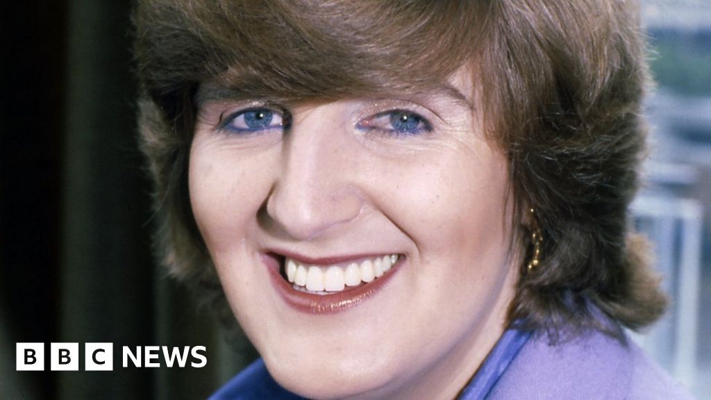 Julia Grant: Transgender pioneer dies aged 64 BBC News