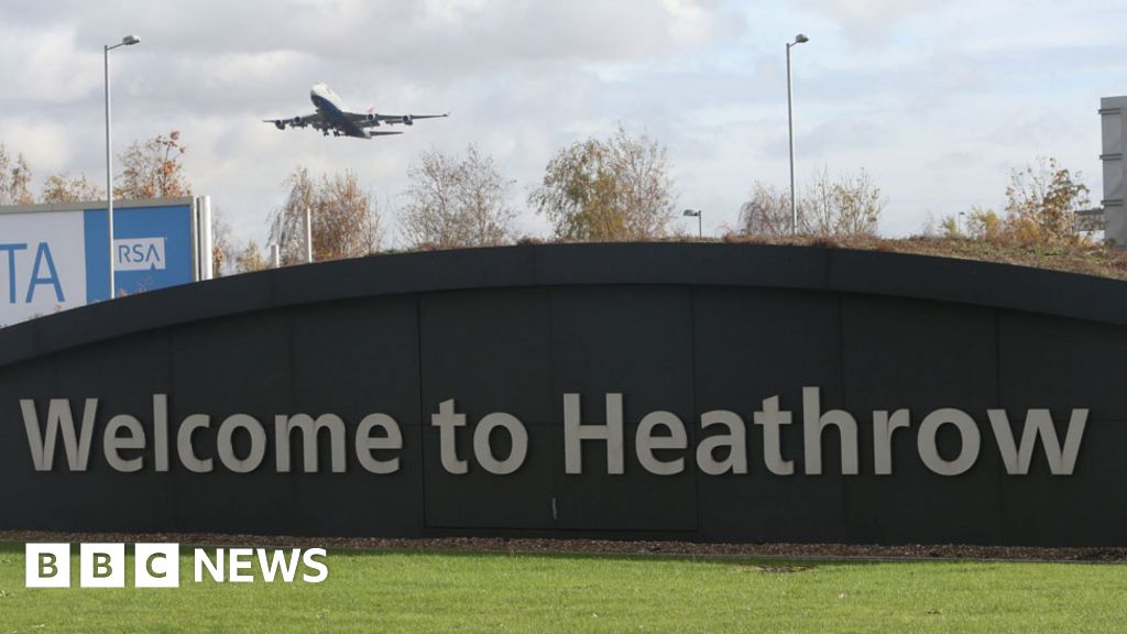 Drone sighting disrupts Heathrow flights