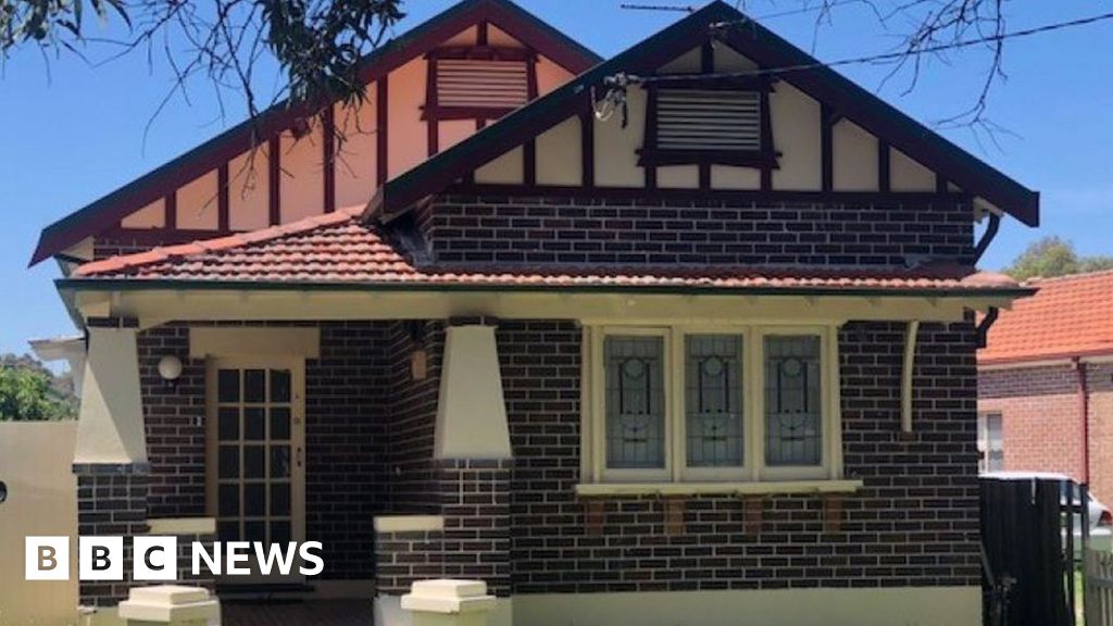 Australian awarded house in 'bizarre' 20-year case BBC News