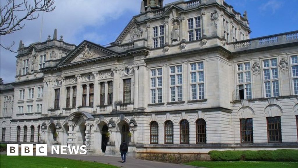 Cardiff Universitys Main Building Closed After Fire Bbc News
