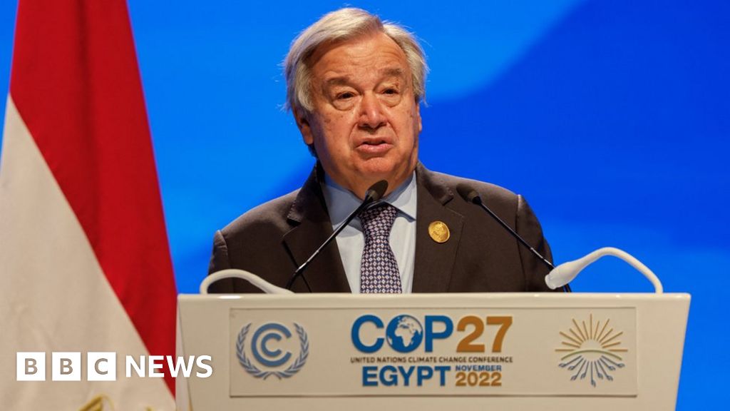 Moment UN chief realises he’s reading the wrong speech