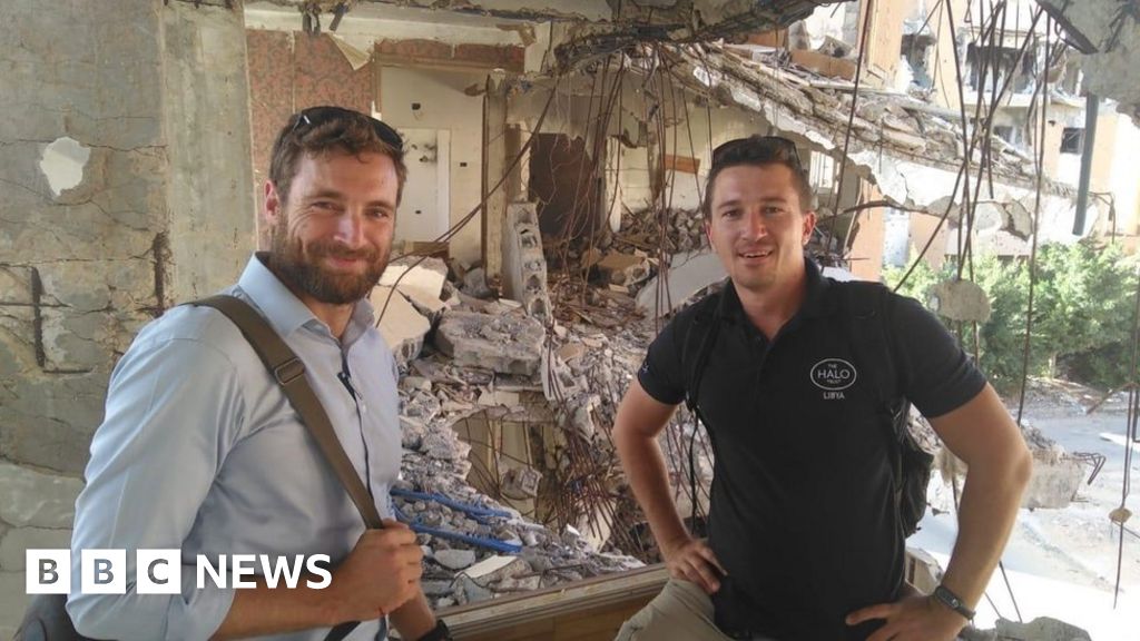 Coping with coronavirus in a war zone - BBC News