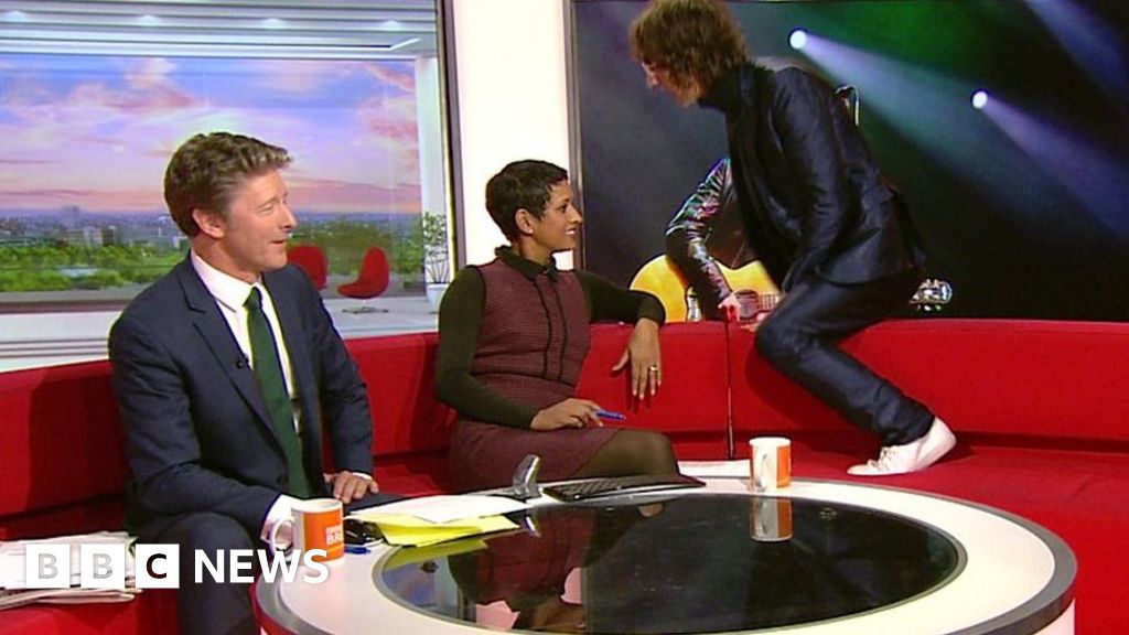 Former Verve Frontman Richard Ashcroft Leaps Over Tv Sofa Bbc News 