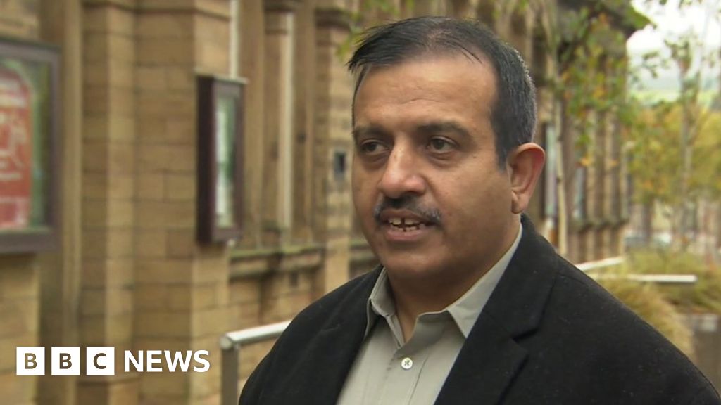 Labour councillor suspended over alleged anti-Semitic remarks