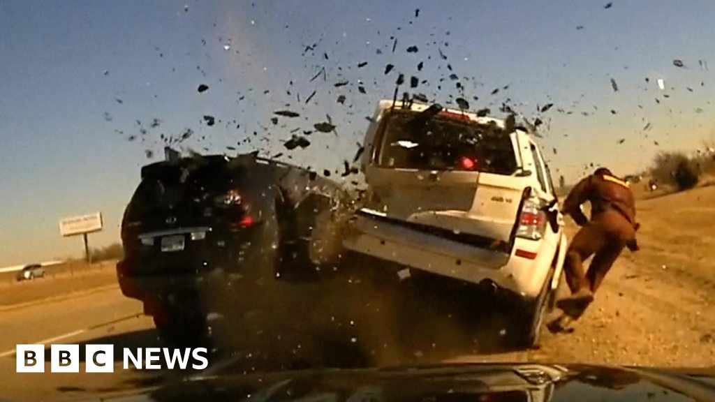 Watch moment car hits US officer during traffic stop