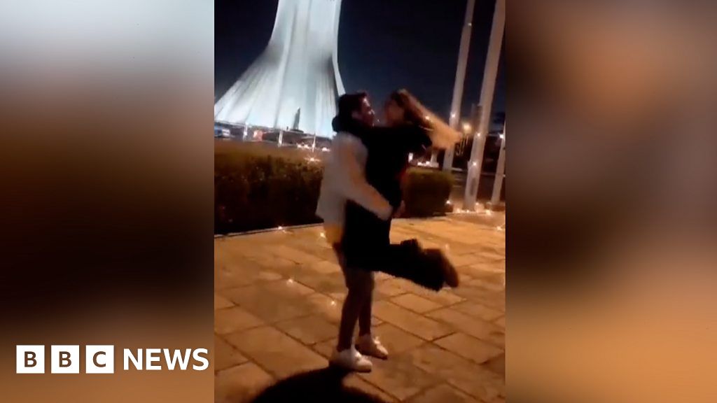 Iran dancing couple given 10-year jail sentence