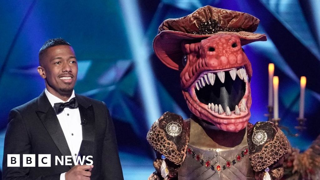 Nick Cannon keeps Masked Singer job after apology