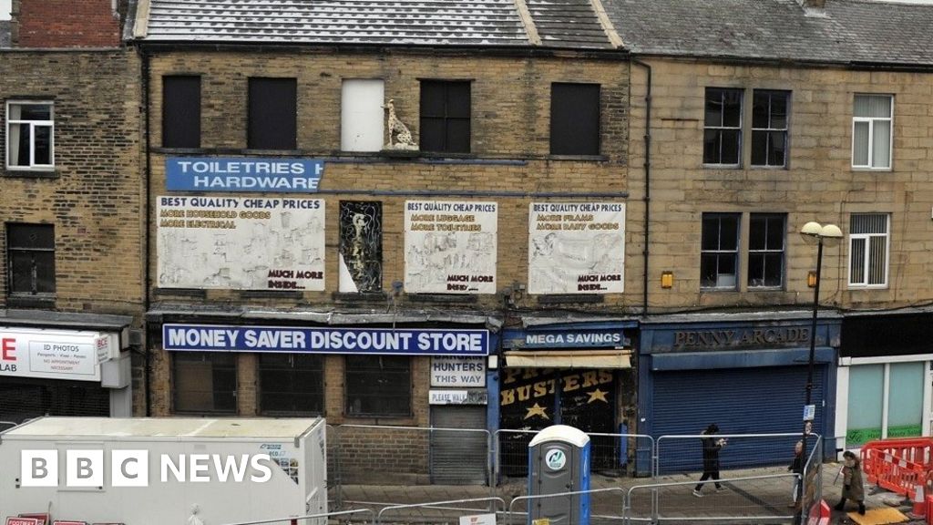 Plans To Restore Historic Bradford Building Known For Quirky Artwork    128076384 Mediaitem128076382 