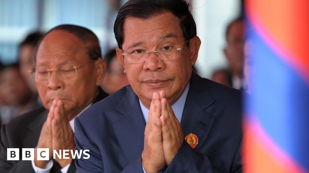 Cambodia court dissolves main opposition