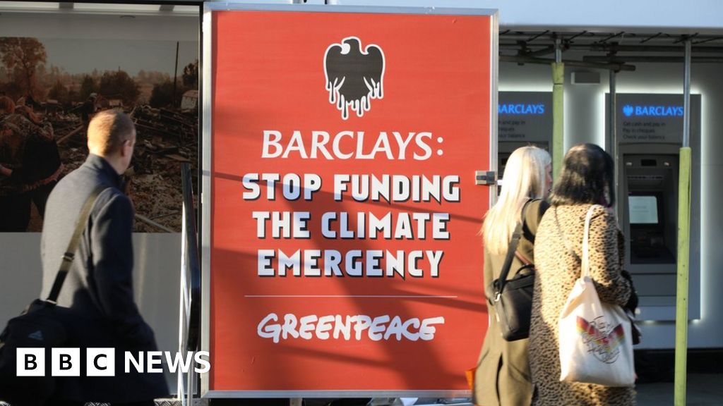 Climate change: Greenpeace stops Barclays from opening branches - BBC News