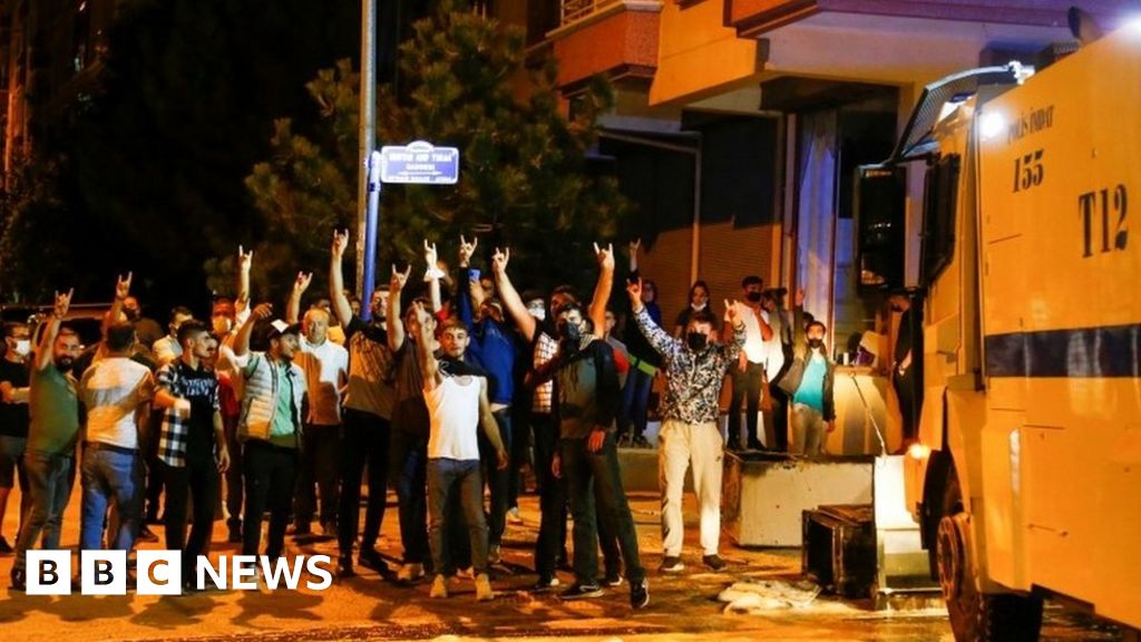 Turkish capital reels from violent protests against Syrians