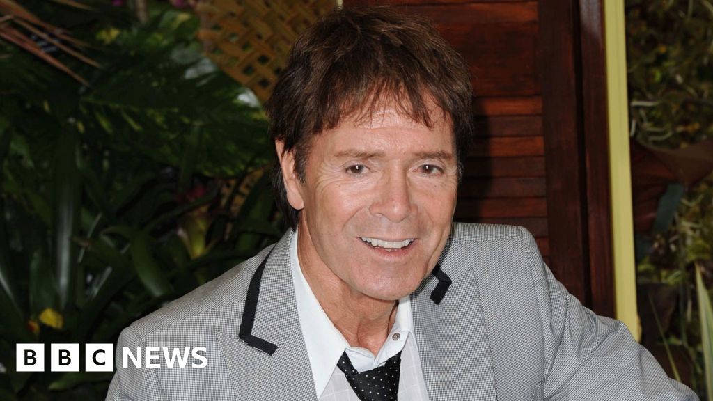 Sir Cliff's fears over ticket sales - BBC News