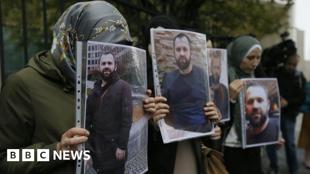 Berlin murder: Slovakia to expel three Russian diplomats - BBC News