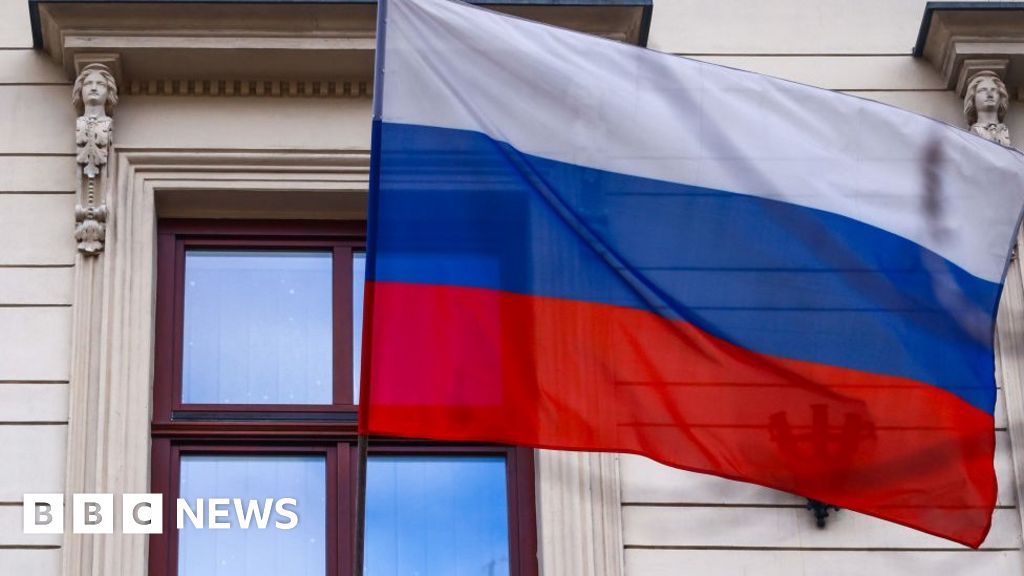 Ruské úřady tvrdí, že ruská síť, která „vyplácí evropské politiky“, byla rozebrána