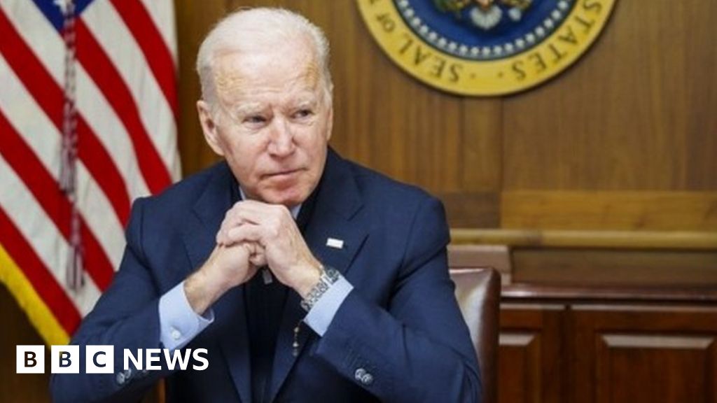 Ukraine crisis: Biden and Johnson say still hope for diplomatic agreement