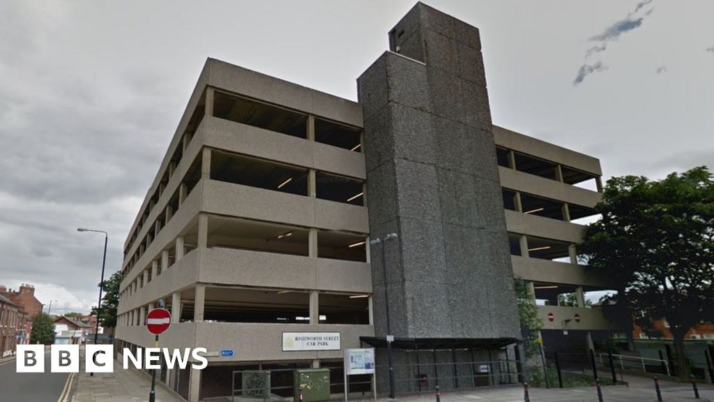 Wakefield multistorey car park demolished BBC News