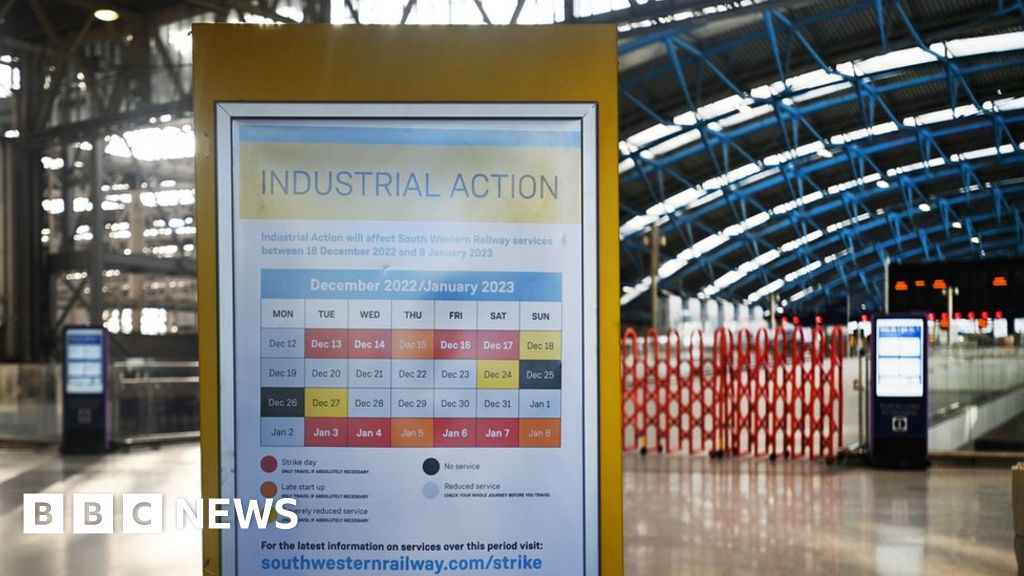 Keir Starmer: Labour would repeal new law restricting strikes