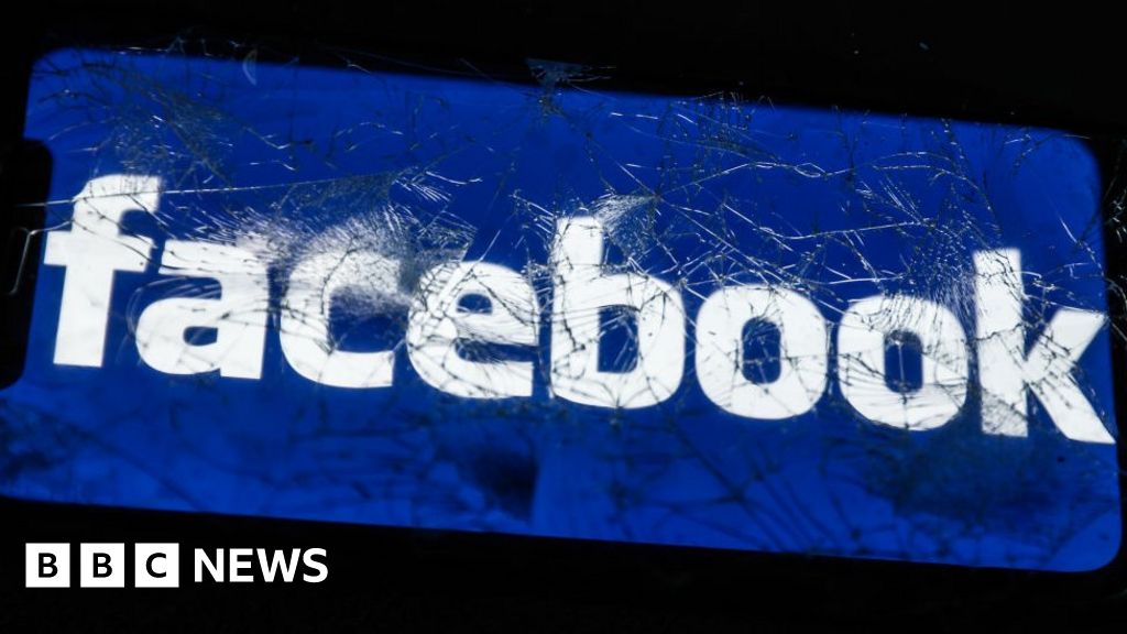 Ленты Facebook наводнены спамом от знаменитостей