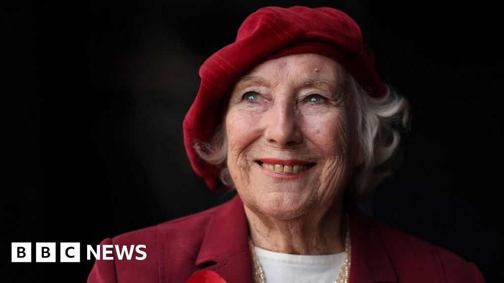 Dame Vera Lynn: Flypast to mark singer's funeral