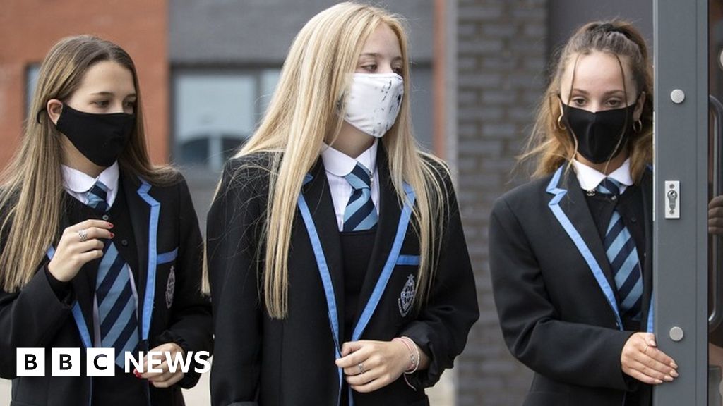 Coronavirus in Scotland Face coverings in high schools rule comes into