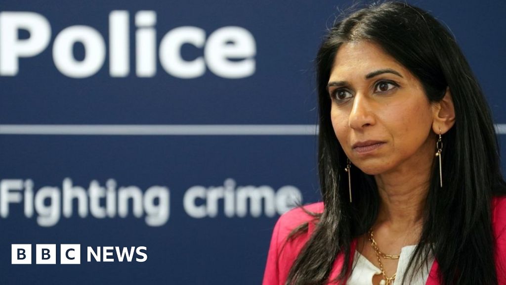 Suella Braverman: Home Secretary orders review into police impartiality