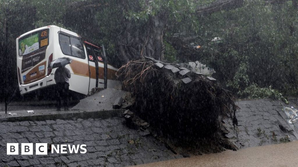 Brazil floods Deadly torrential rains hit Rio de Janeiro BBC News