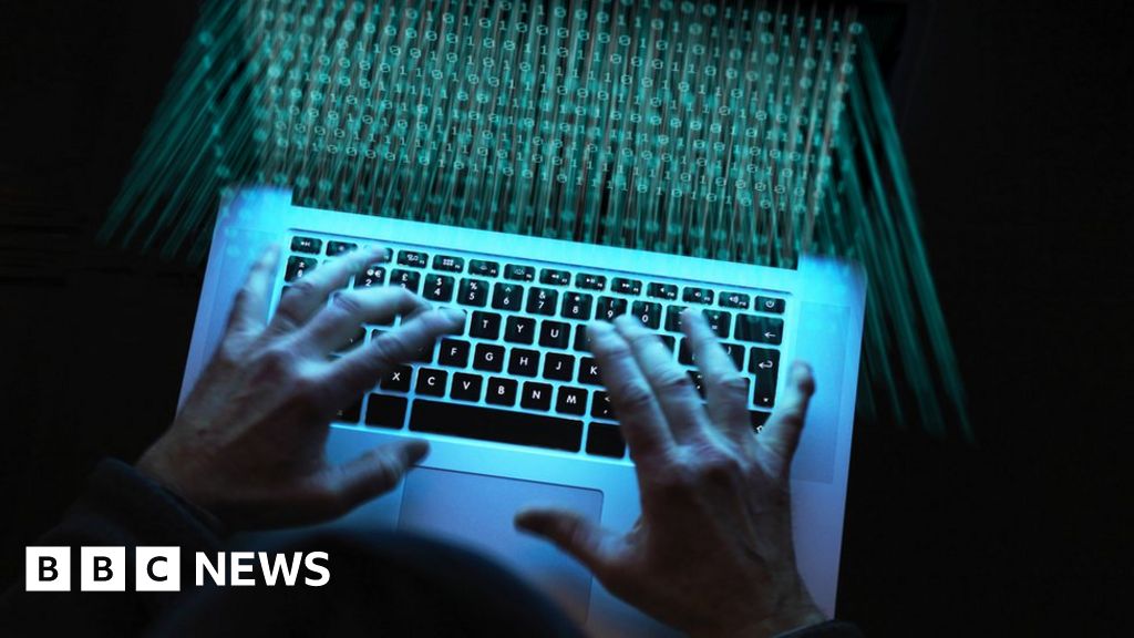 Online scams: How do I avoid cyber crime this Christmas? - BBC News