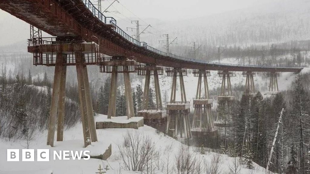 Украйна твърди, че е взривила железопътна линия в източна Русия