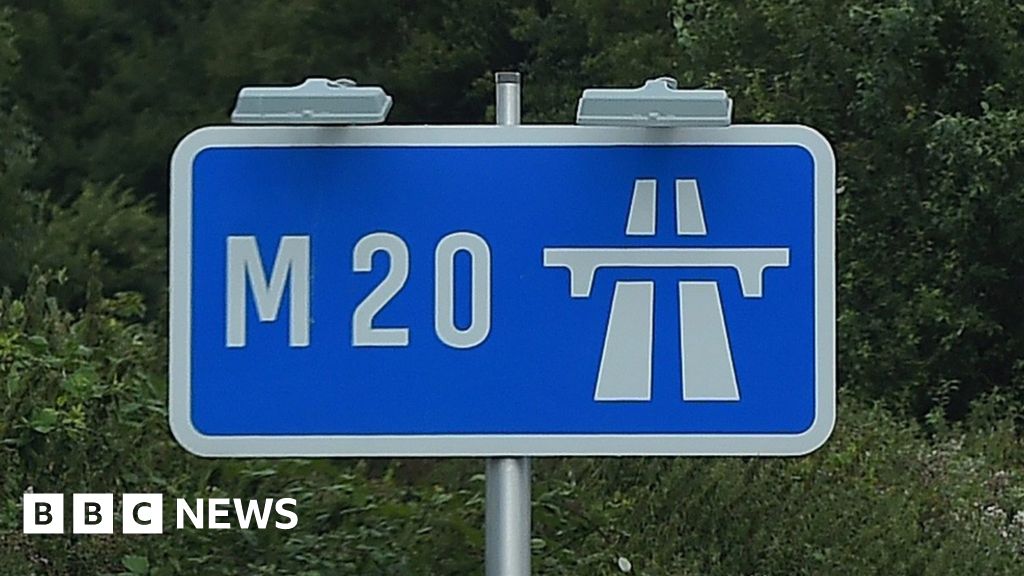 M20 Pedestrian Dies In Lorry Crash At Ashford Bbc News