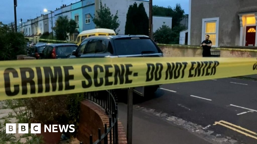 St Pauls stabbing Police in Bristol hunt men seen carrying machetes