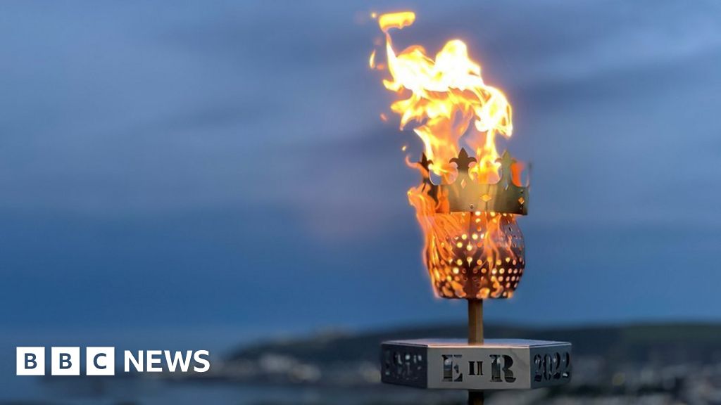Platinum Jubilee Beacons light up Manx skies to mark Queen's reign