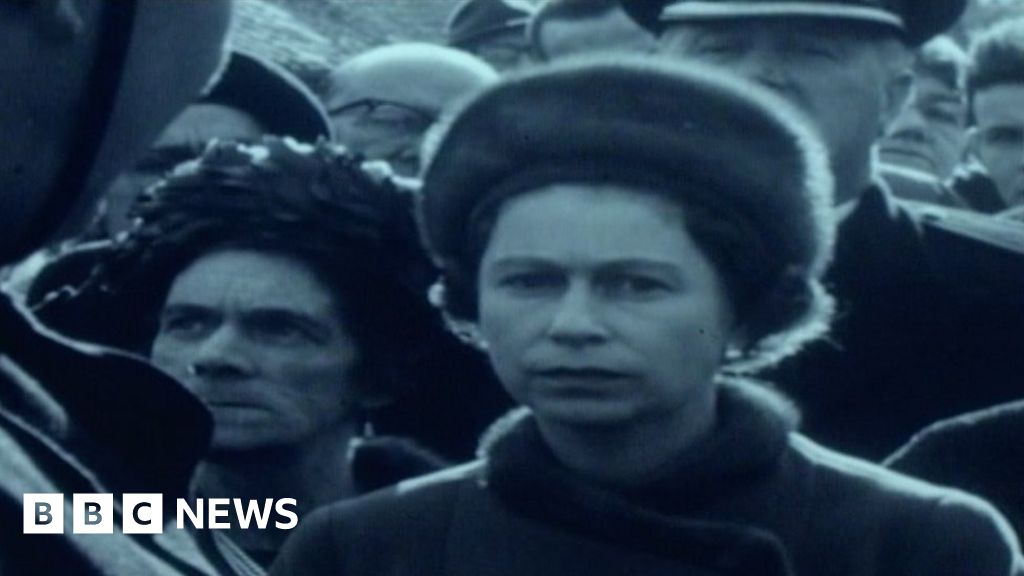Archive Queen's Aberfan disaster visit BBC News
