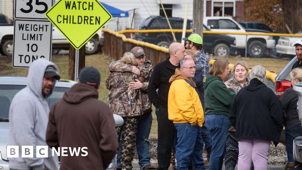 'Spurned lover' shoots four at Pennsylvania car wash