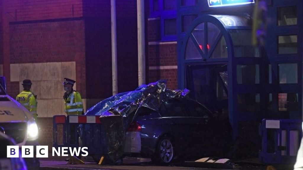 edmonton police car crash