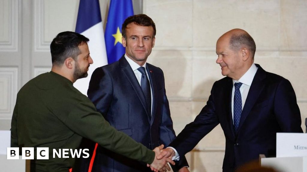 Ukraine war: Zelensky asks France and Germany for fighter jets