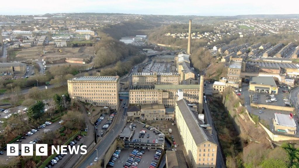 Northern England's disused mills 'at risk'