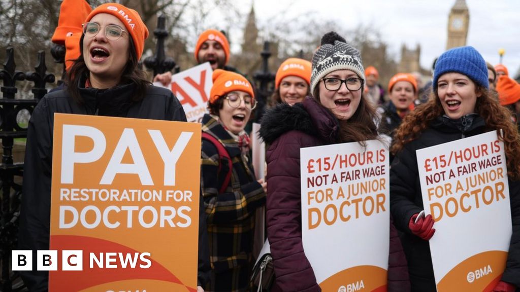 Junior doctors' strike: Thousands more NHS appointments cancelled