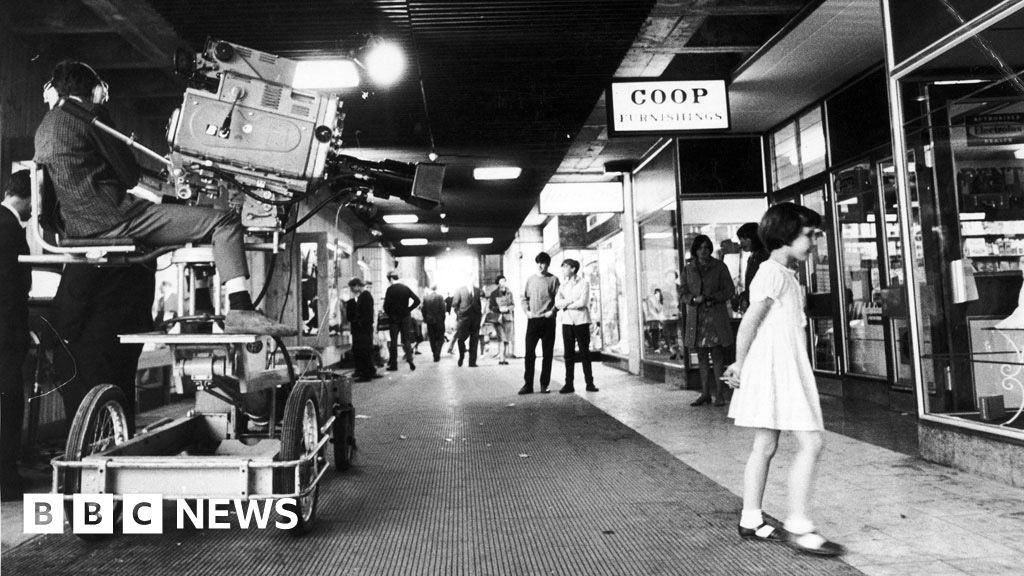 A look back at the town of Cumbernauld BBC News