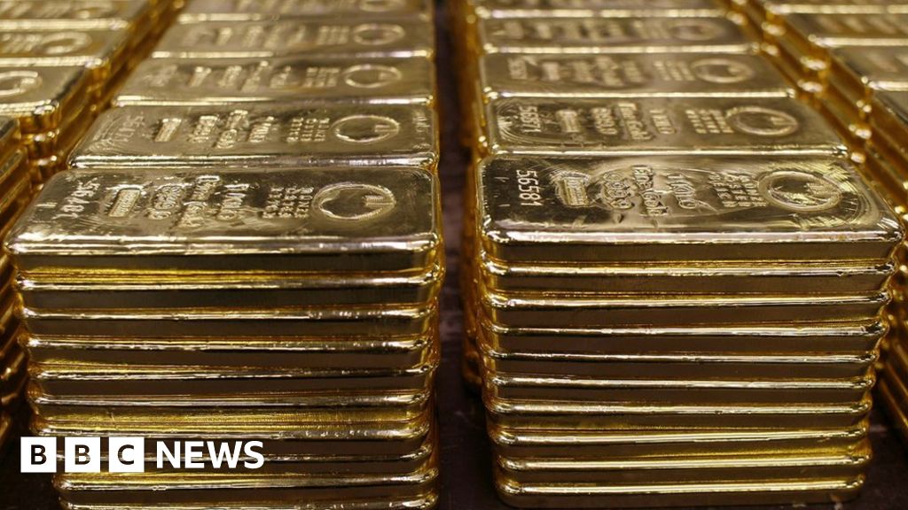 Sri Lanka man arrested 'for smuggling gold in rectum' - BBC News