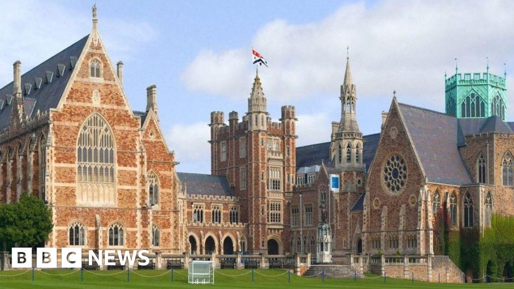 Clifton College head quits after 10 years in post BBC News