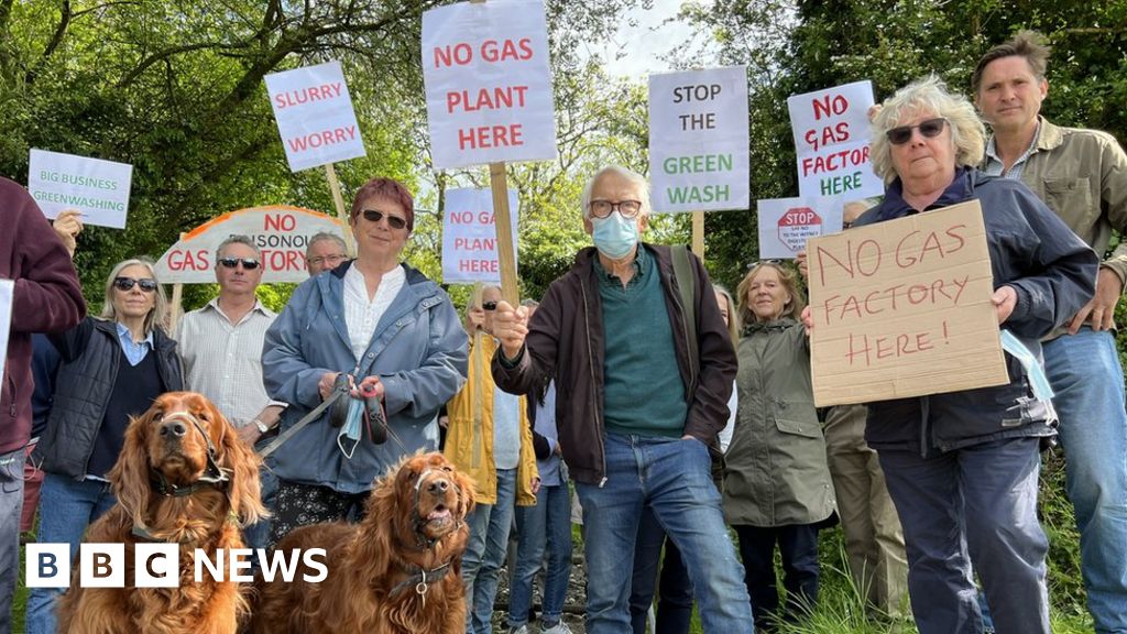 Campaigners protest against Acorn Bioenergy plant plans for Witney