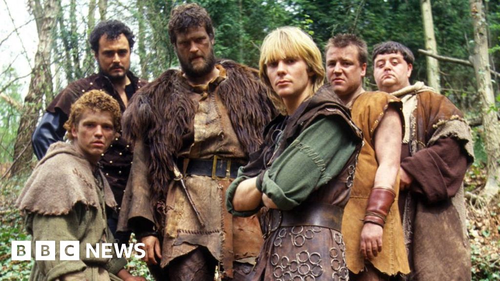 Robin of Sherwood: Cult show returns with fan-funded drama - BBC News