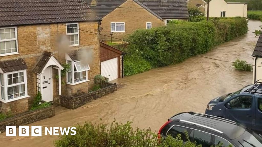 Fishing boat sank off Fraserburgh due to engine room flooding - BBC News