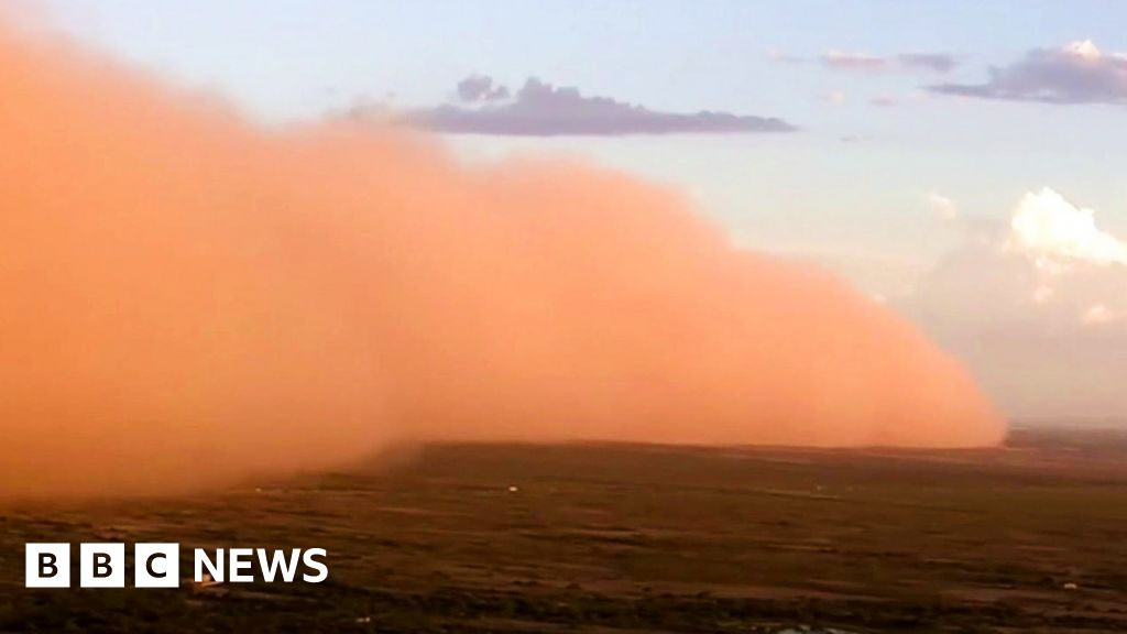 WATCH: Wall of dust sweeps across Arizona