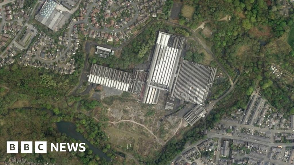 Christie hospital maintenance staff 'exposed' to asbestos - BBC News