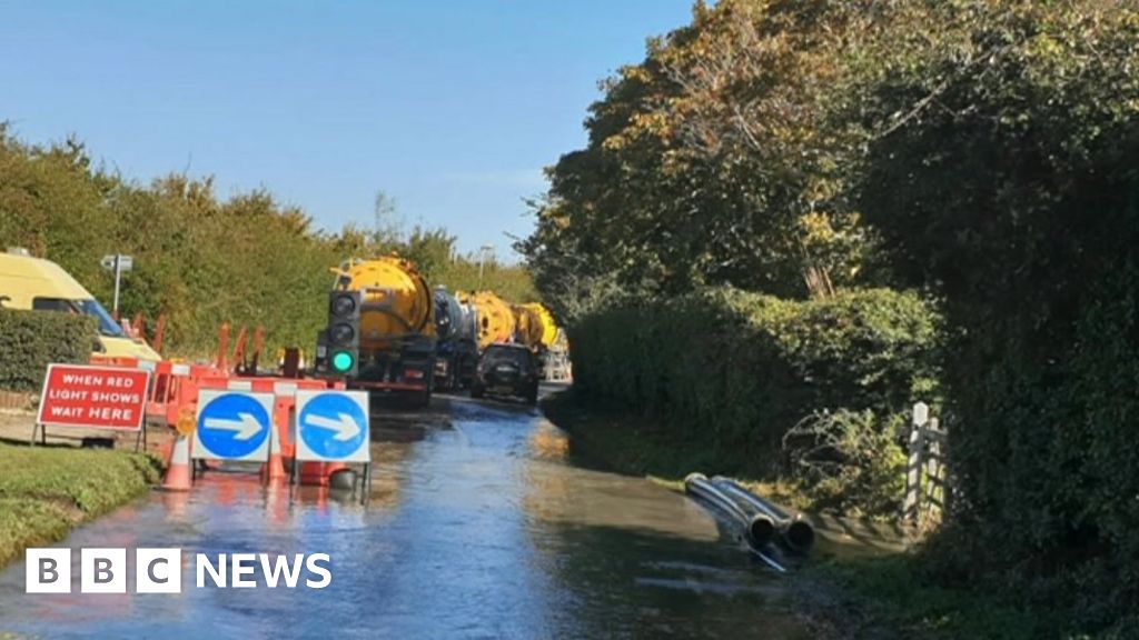 Titchfield sewer collapse Southern Water makes temporary fix BBC News