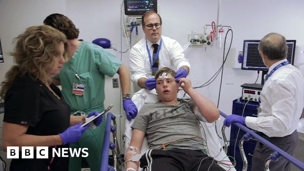 charles oscar child safety watch