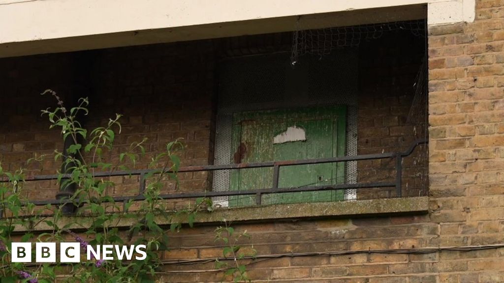 Call to turn empty prison officer flats into homes - BBC News