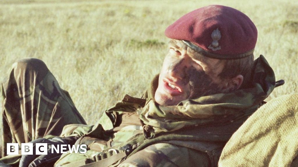 Falklands 40 Former Captain Recalls Conflict S Impact BBC News    124223594 Mediaitem124223592 