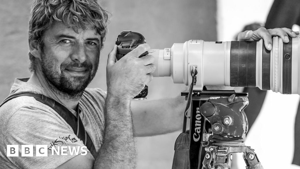 Coronavirus: Surf photographer on 'stark' lifestyle change - BBC News